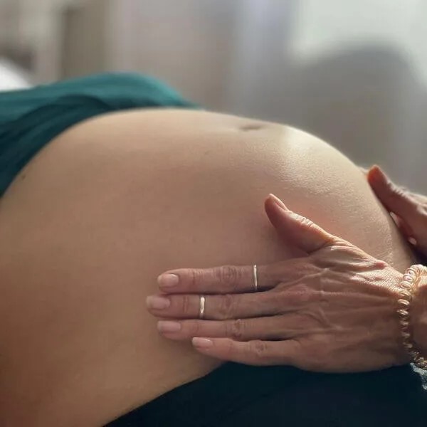 Femme enceinte kinesiologie.jpg Copie