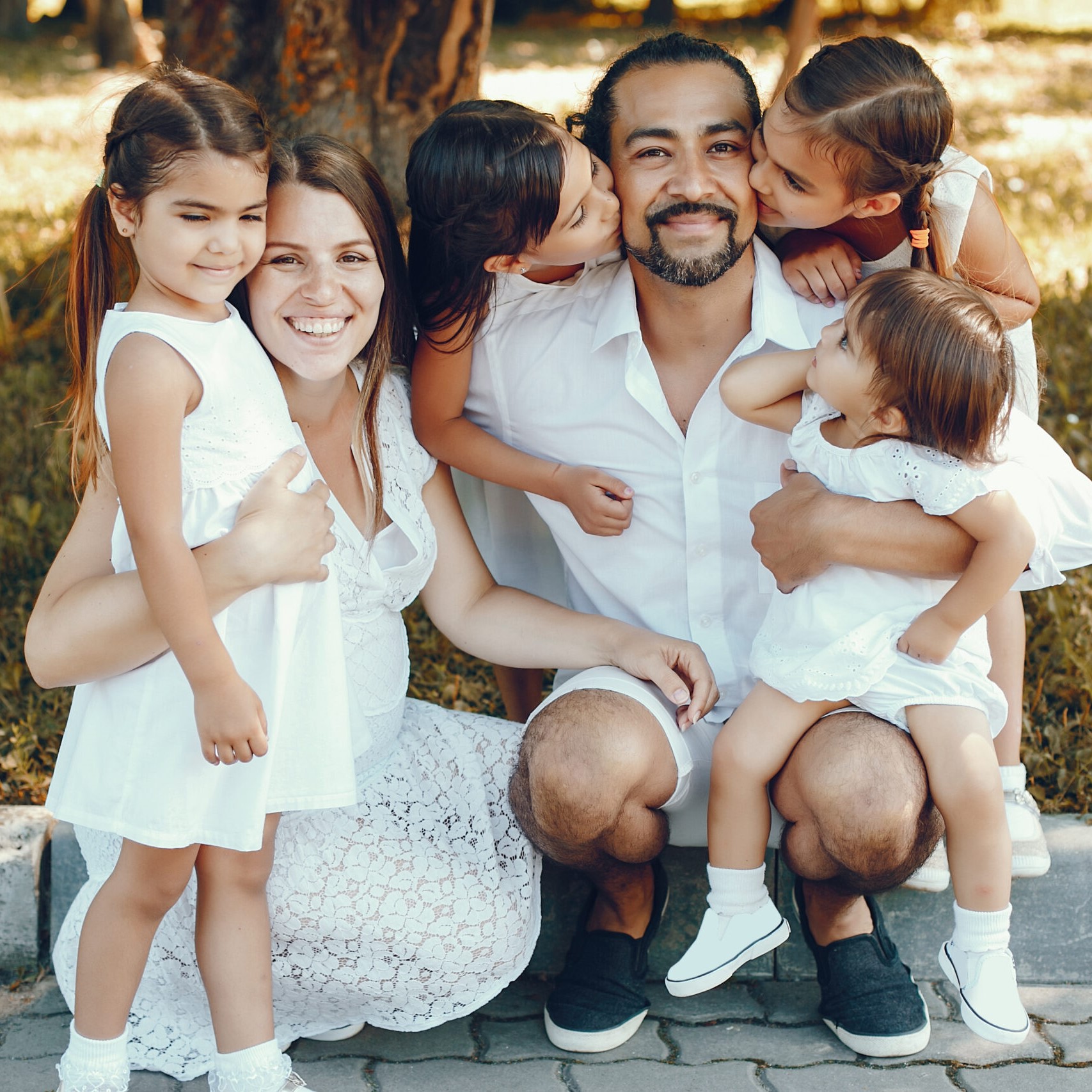 Accueil BERSON 7 big family playing summer park scaled 1